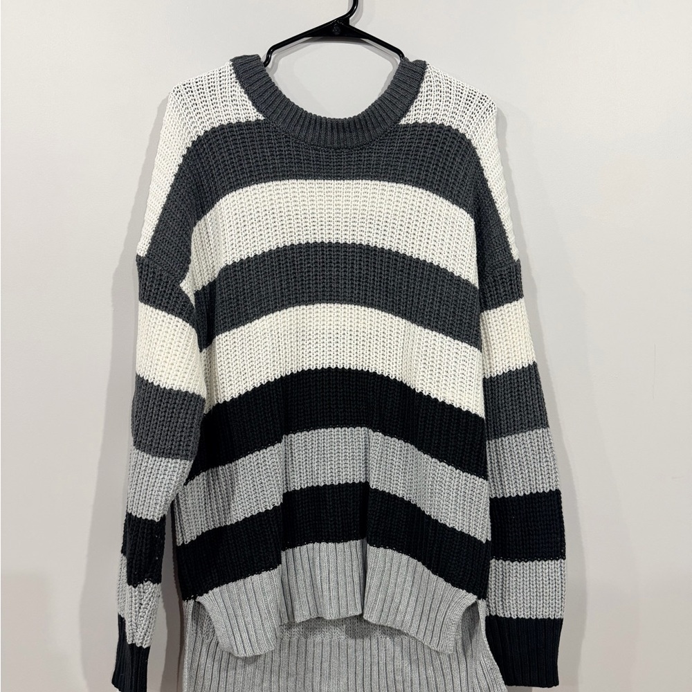 Time and Tru Women's Black, White, and Gray Striped Sweater